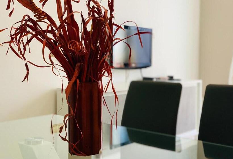 آپارتمان 2 خوابه با بالکن, Aparthotel Rambla108