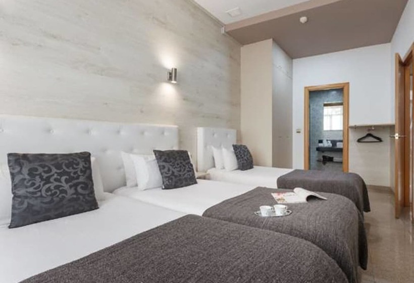 1 Bedroom Penthouse Apartment, Aparthotel Rambla108