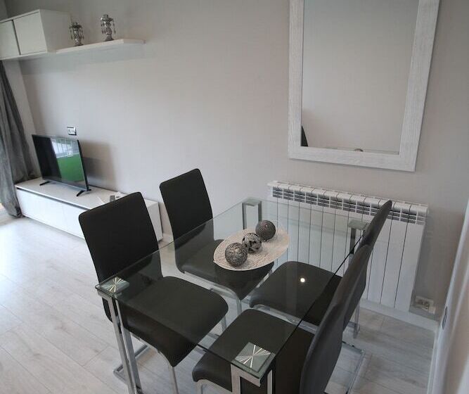 1 Bedroom Penthouse Apartment, Aparthotel Rambla108