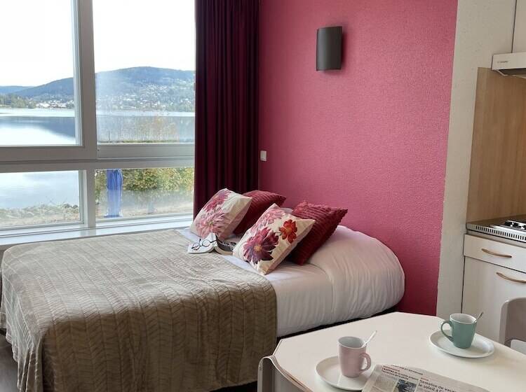 Comfort studio with lake view, Appart Hôtel Lido Au Bord De L Eau