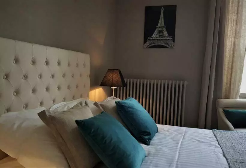 プールビュースタンダードルーム, Chambres D Hôtes Maison La Porte Rouge