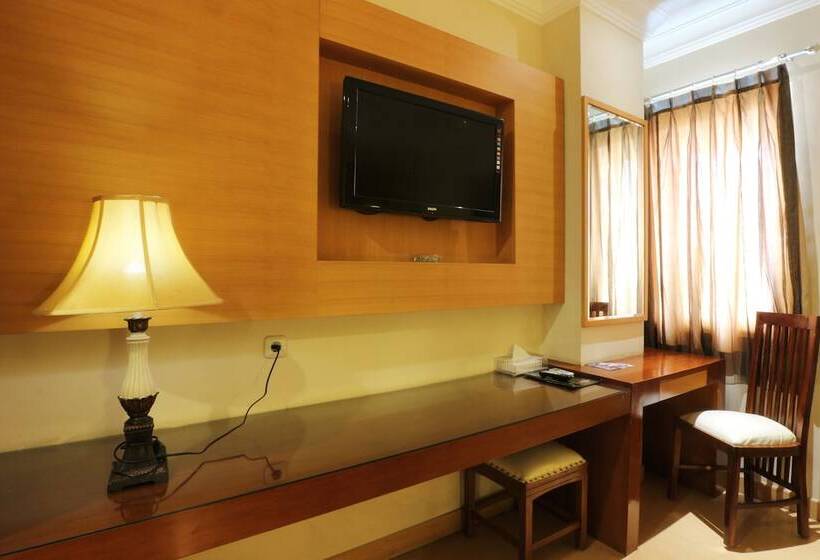 Quarto Deluxe, Coins Hotel Jakarta