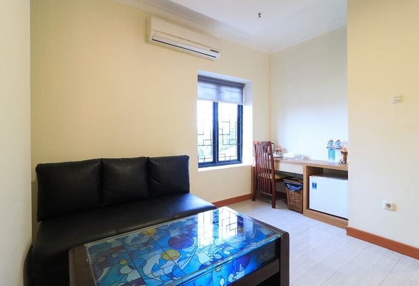 جناح إدارى, Coins Hotel Jakarta