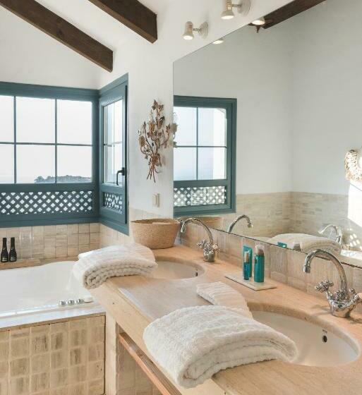 מיטת קינג בסוויטה, B&b Muse Marbella