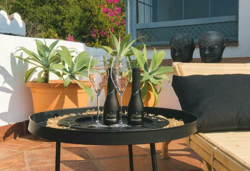 מיטת קינג בסוויטה, B&b Muse Marbella