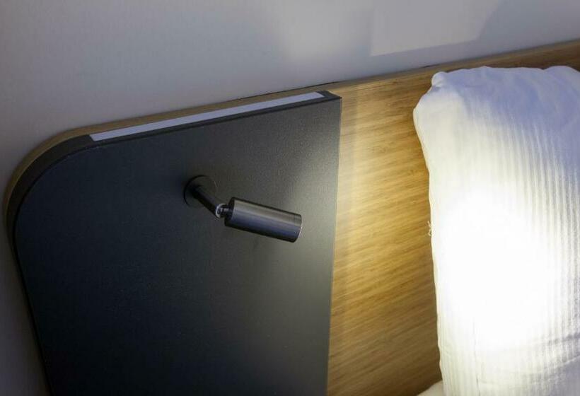 Номер Стандарт, Easyhotel Brussels City Centre
