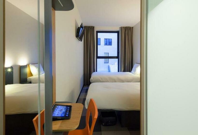 Номер Стандарт, Easyhotel Brussels City Centre