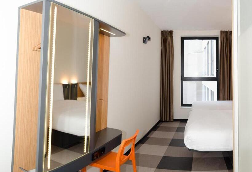 Семейный Номер, Easyhotel Brussels City Centre