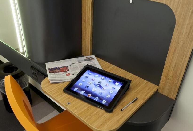 Семейный Номер, Easyhotel Brussels City Centre