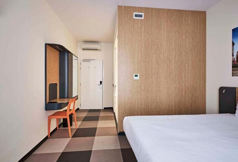 Семейный Номер, Easyhotel Brussels City Centre