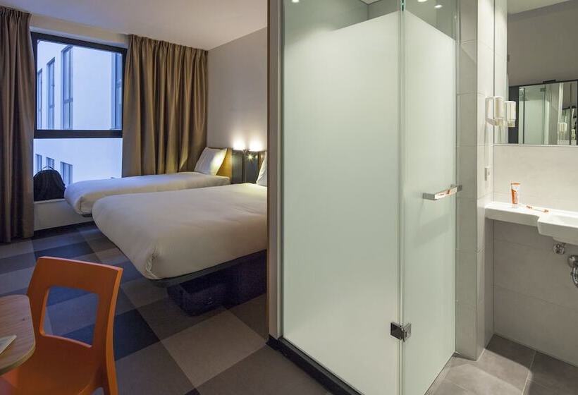 Номер Стандарт, Easyhotel Brussels City Centre