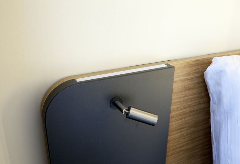 Номер Стандарт, Easyhotel Brussels City Centre