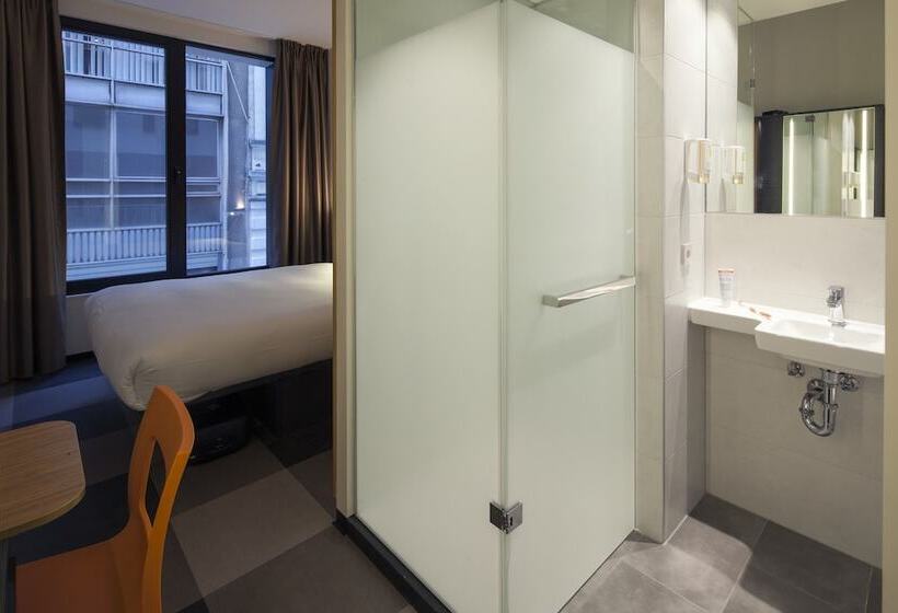 Номер Стандарт, Easyhotel Brussels City Centre