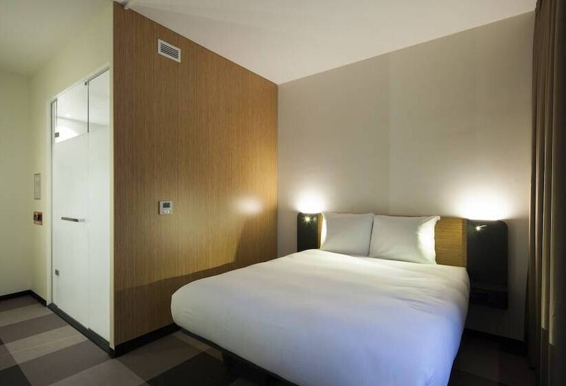 Номер Superior, Easyhotel Brussels City Centre