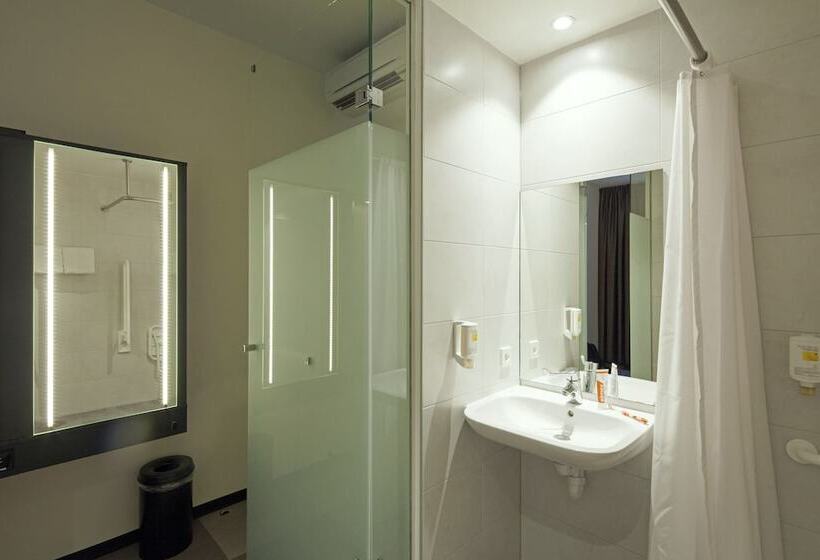 Номер Superior Адаптированный для Инвалидов, Easyhotel Brussels City Centre