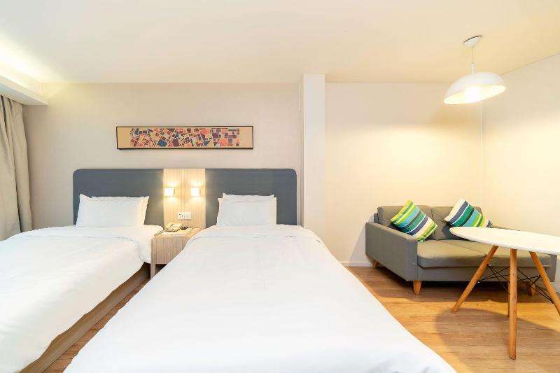 StandaardKamer, Hanting  Shanghai Tangqiao Metro Station