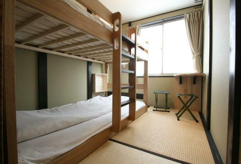 חדר מוזל מקלחת משותפת, Haruya Umekoji