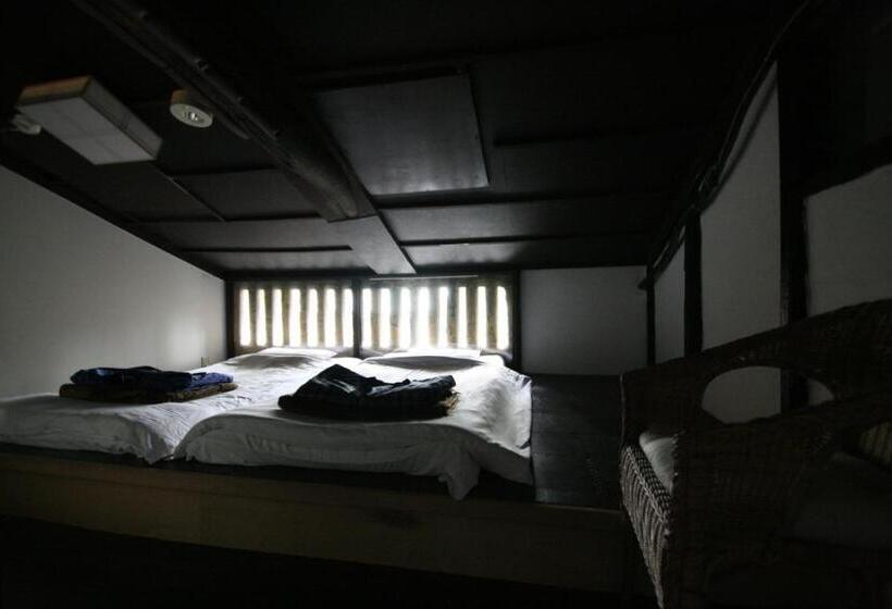 חדר סטנדרט, Haruya Umekoji