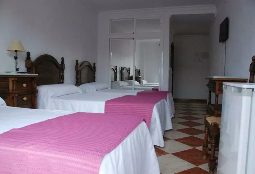 اتاق استاندارد سه نفره, Hostal Puerto Lepe