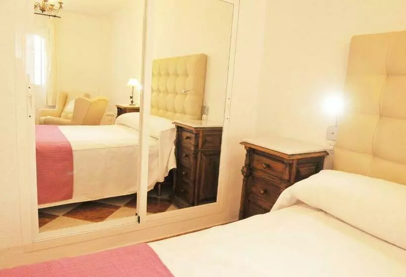 اتاق لوکس, Hostal Puerto Lepe