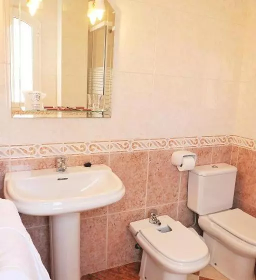 اتاق لوکس, Hostal Puerto Lepe