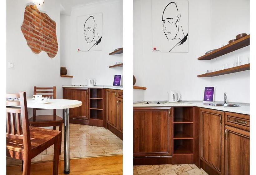 استودیوی استاندارد, Krakow For You Main Square Apartments