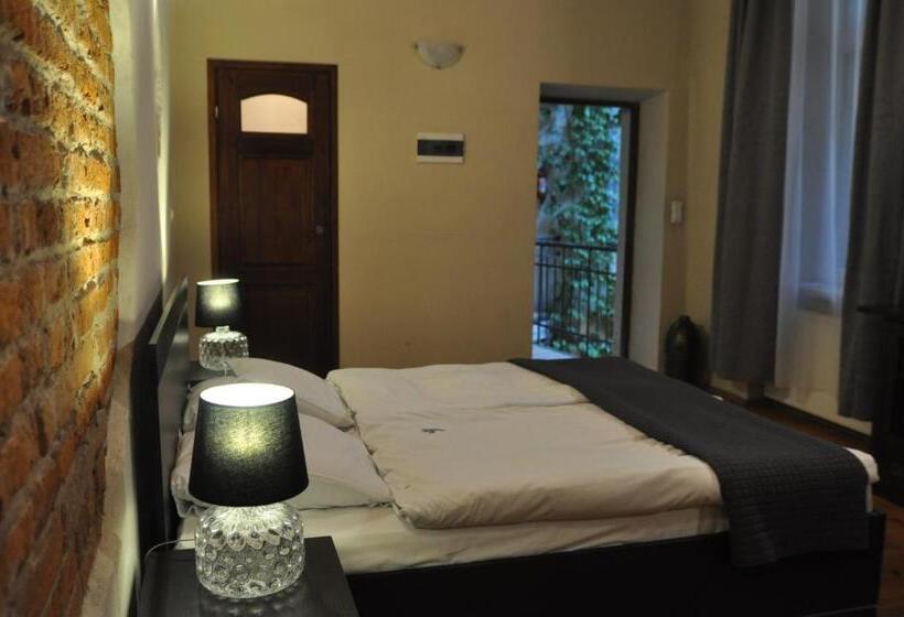 استودیوی استاندارد, Krakow For You Main Square Apartments