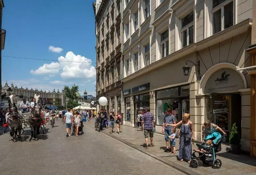 スタンダードスタジオ, Krakow For You Main Square Apartments