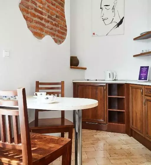 スタンダードスタジオ, Krakow For You Main Square Apartments