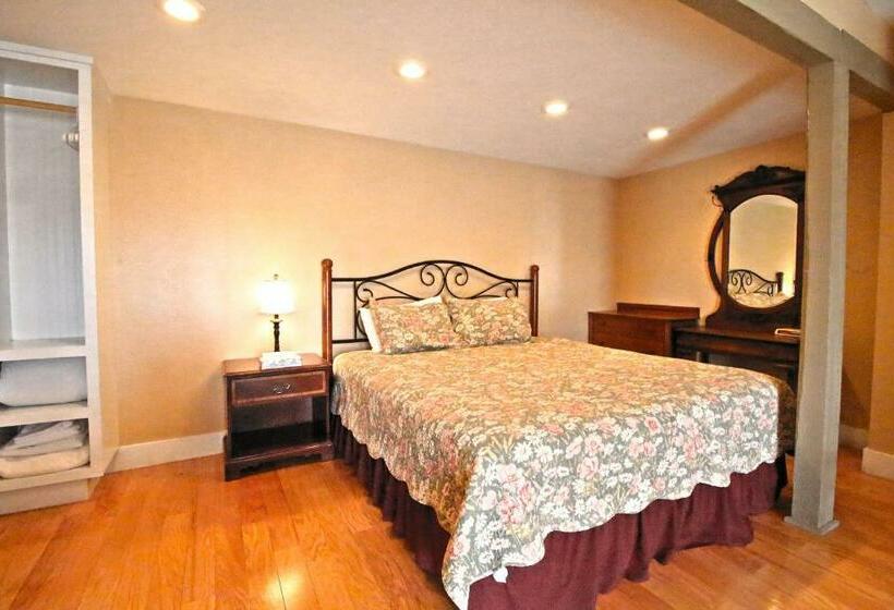 带大床的豪华间, Peach Tree Inn & Suites