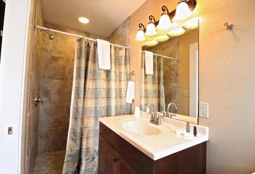Номер Стандарт, Peach Tree Inn & Suites