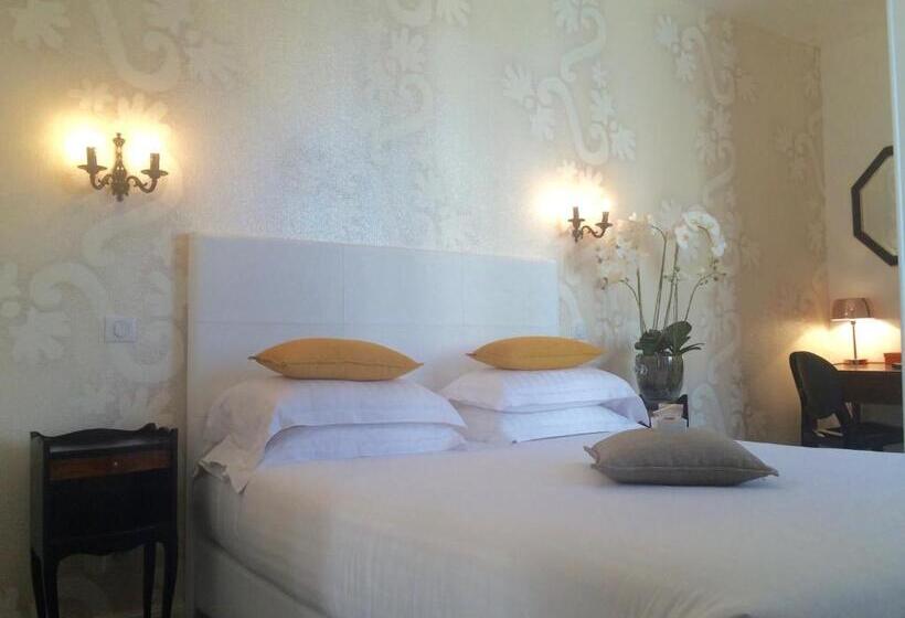 バスタブ付きスーペリアールーム, Villa Rose