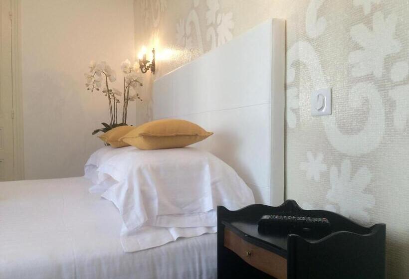 バスタブ付きスーペリアールーム, Villa Rose