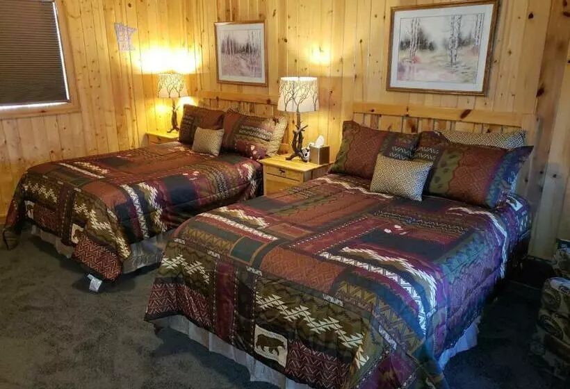 2ダブルベッドのスタンダードルーム, Willard Munger Inn
