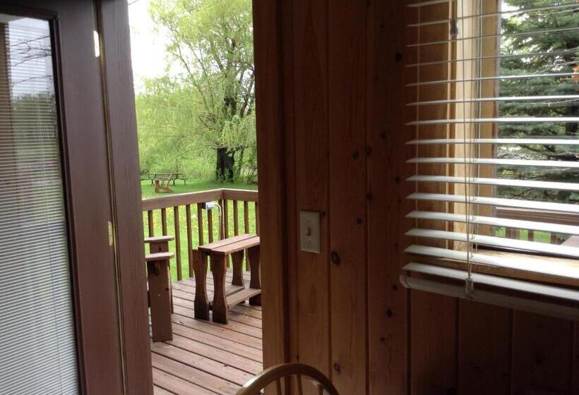 اتاق لوکس, Willard Munger Inn