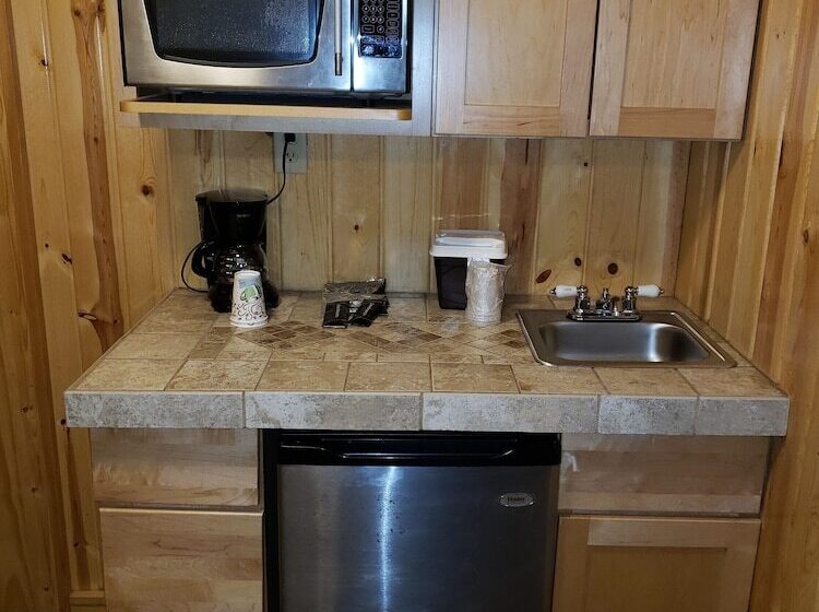 اتاق لوکس, Willard Munger Inn