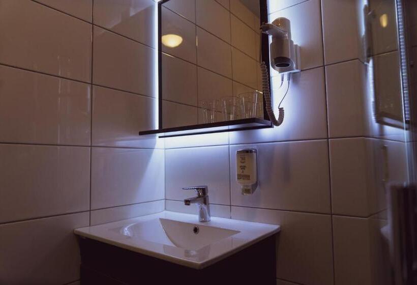 스탠다드 트리플 룸, Liljeholmens Stadshotell