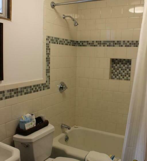 带大床的标准间, Town & Beach Motel