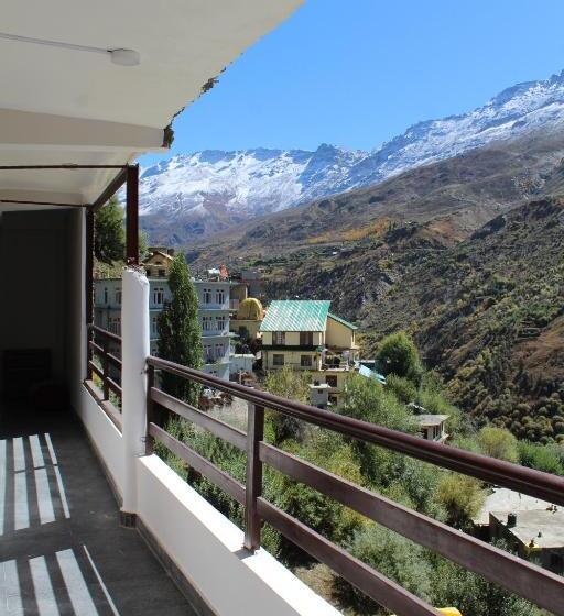 غرفة قياسية مطلة على الجبل, Kyelang Times