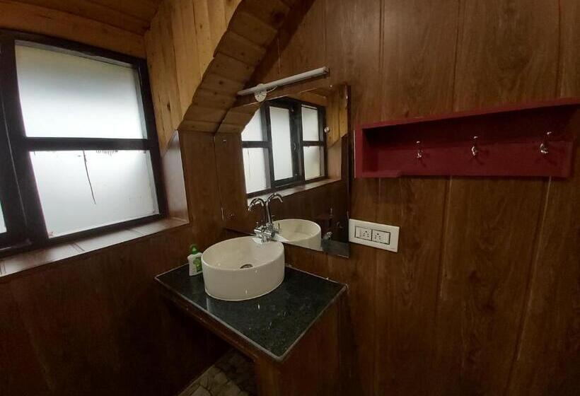 Standard-huone King-vuode, Utopia Hostels Dharamkot Mcleodganj