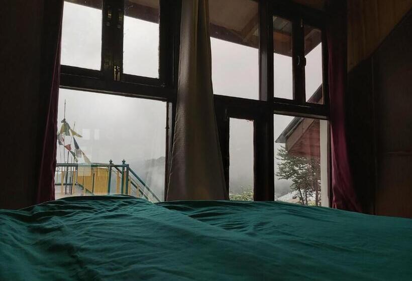 Standard-huone King-vuode, Utopia Hostels Dharamkot Mcleodganj