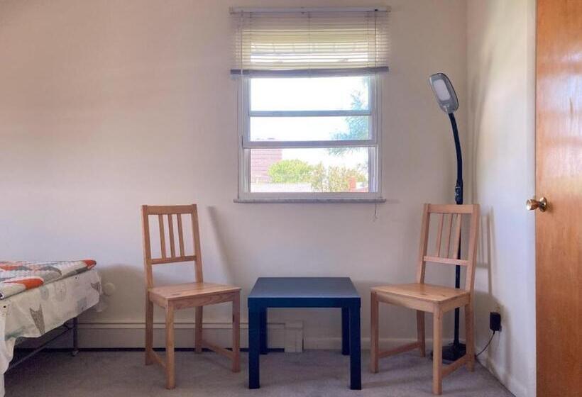 غرفة قياسية مطلّة علي الحديقة, Cozy Room In Fort Lee