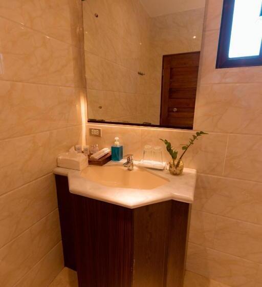 اتاق لوکس با چشم‌انداز باغ, Bellagio Hills Hotel And Restaurant