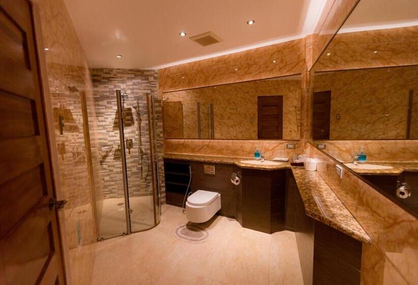 سوئیت با بالکن, Bellagio Hills Hotel And Restaurant