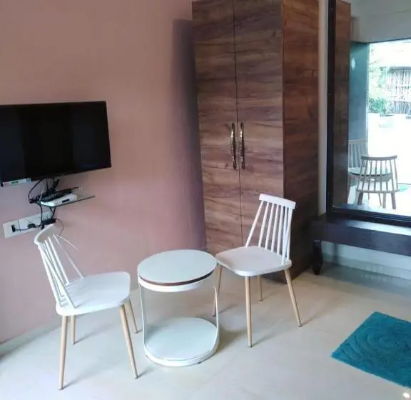 デラックスルーム, Kamal Farm Resort