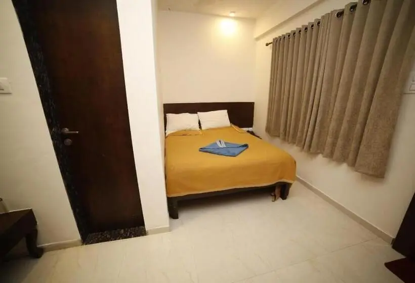 デラックスルーム, Kamal Farm Resort