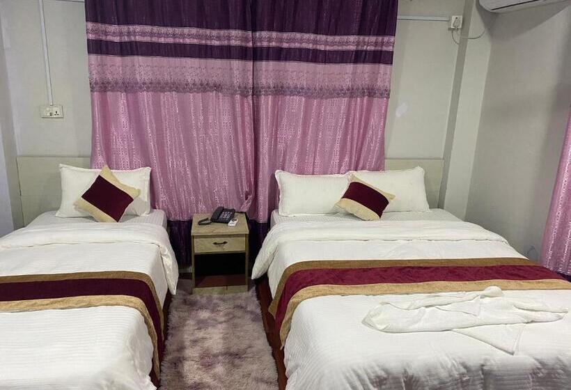 اتاق خانوادگی, Kavya Inn