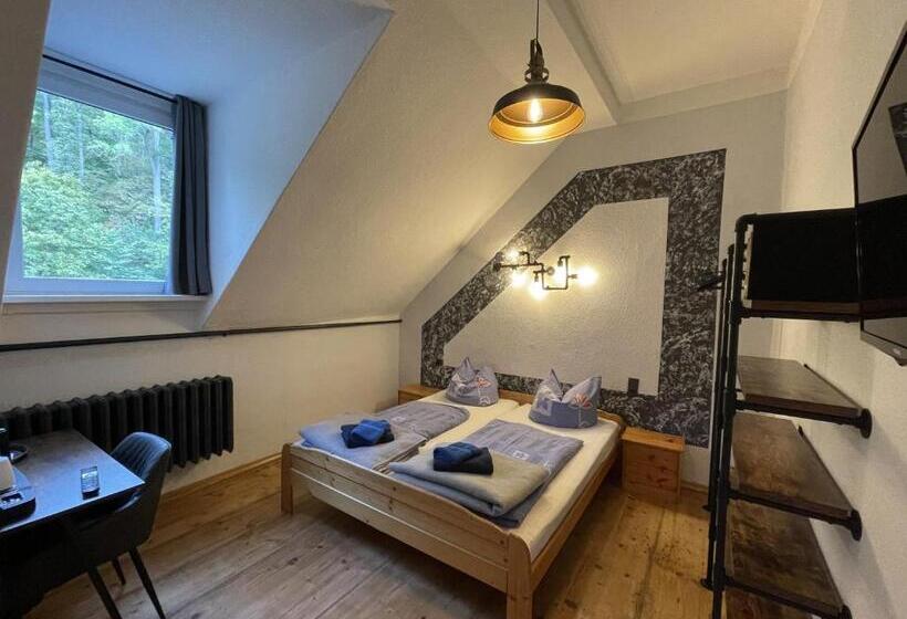 חדר בסיסי, Mühlental