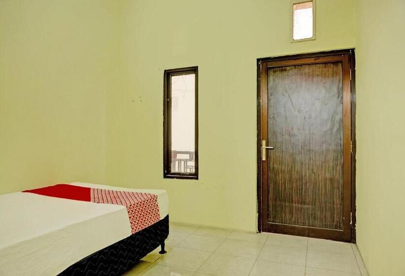 스탠다드 룸, Oyo Life 92936 Kost Teteh Erni Karawang
