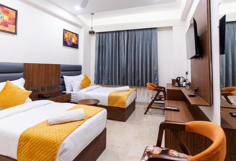 Cameră Deluxe, Palash